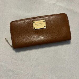 Brown Leather Michael Kors Clutch Wallet